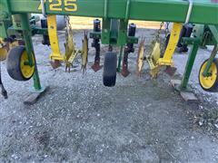 items/23b2f9011ed243d4a7479e64a14d77db/johndeere725frontmountcultivator-2_3fcb57551f4447138d759bf0ed75048d.jpg