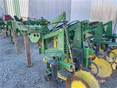 items/23b2f9011ed243d4a7479e64a14d77db/johndeere725frontmountcultivator-2_73dba67b95304f38abce4808c5a4f2f9.jpg