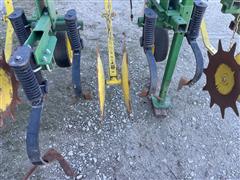 items/23b2f9011ed243d4a7479e64a14d77db/johndeere725frontmountcultivator-2_8fb75bebc1974af9a1d3d1a216fffd45.jpg