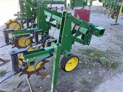 items/23b2f9011ed243d4a7479e64a14d77db/johndeere725frontmountcultivator-2_e40212c611814179a48c69d62536c3f9.jpg