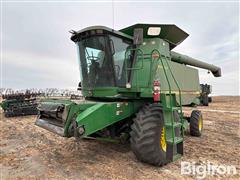 1998 John Deere 9610 Combine 