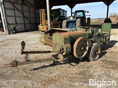 John Deere 224 Small Square Baler 