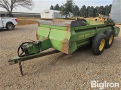 John Deere 660 T/A Manure Spreader 