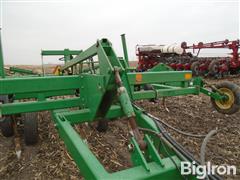 items/25155fd663b7ef1195f6000d3a620d5e/johndeere68021chiselplow_34f00811a504402abc059b0c97dc9b43.jpg