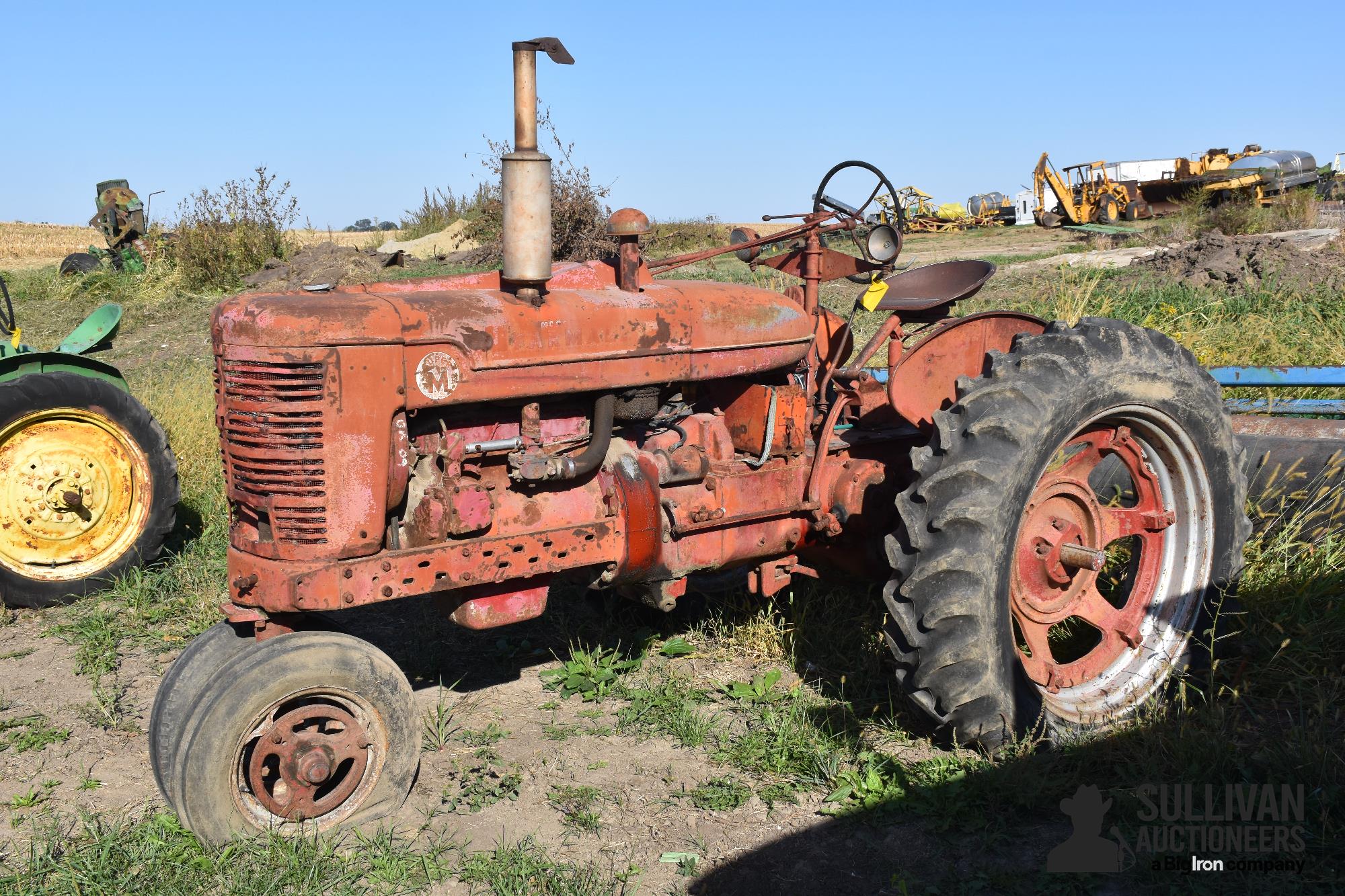 Farmall Super M 2WD Tractor 