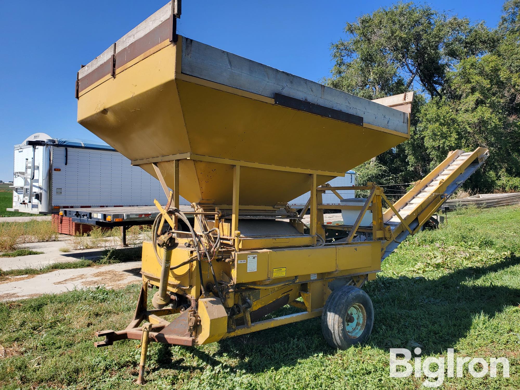 Haybuster 1000 Hammer Mill 