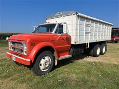 1972 Chevrolet C50 T/A Grain Truck 