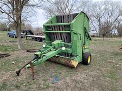 John Deere 510 Round Baler 