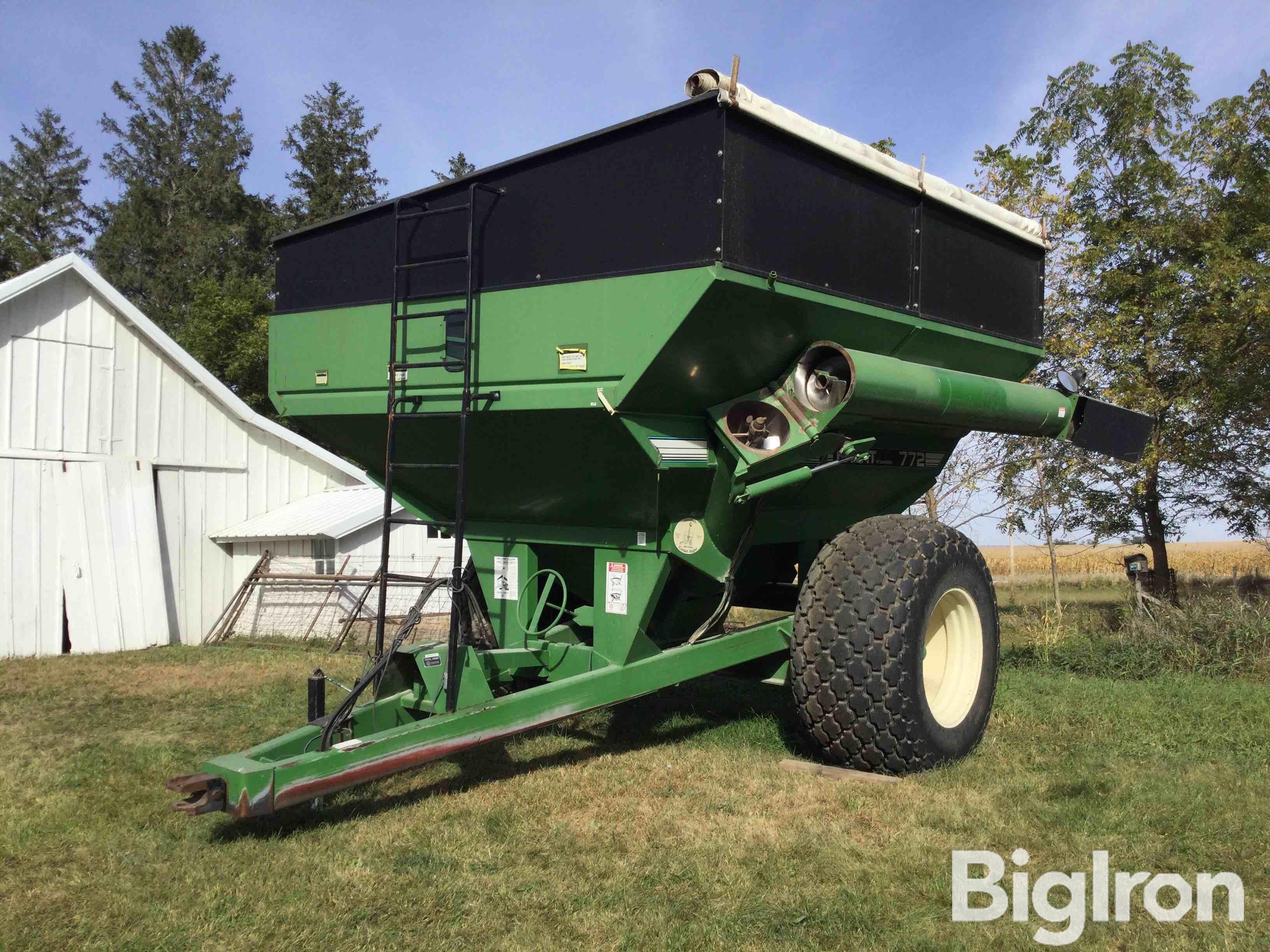 Unverferth Brent GC772 Grain Cart 