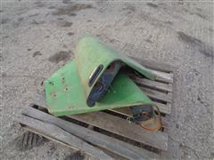 items/26f92f599289ee11a81c6045bd4a636e/johndeere40203020rearfendersqty2_4b1f696536424b67bc7f5dc1e1431891.jpg