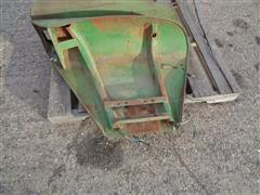 items/26f92f599289ee11a81c6045bd4a636e/johndeere40203020rearfendersqty2_ccb43b9ddf334163842ed1f977ef8961.jpg