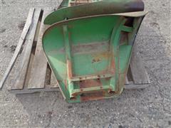 items/26f92f599289ee11a81c6045bd4a636e/johndeere40203020rearfendersqty2_f179bc17e468490e843305470726529f.jpg