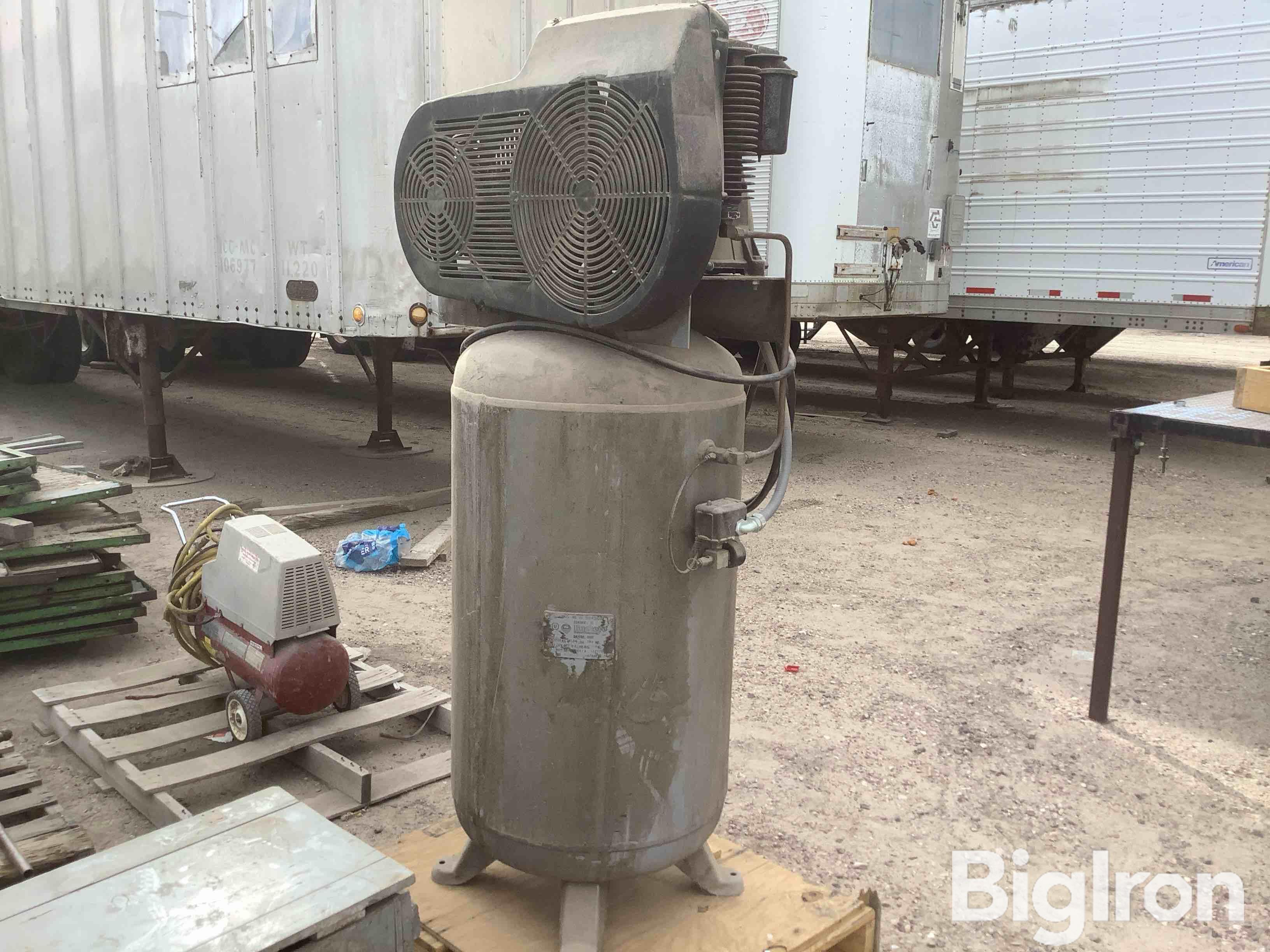 Ingersoll-Rand T205B0V3 3-Phase Air Compressor 