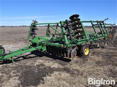 John Deere 724 Mulch Finisher 