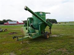 John Deere 400 Grinder Mixer 