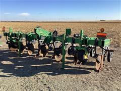 John Deere 2100 Minimum Till Ripper 