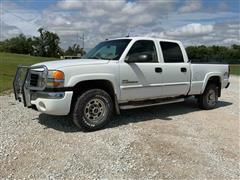 2005 GMC Sierra 2500 HD 4x4 Crew Cab Pickup 