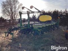 2002 John Deere 1720NT MaxEmerge Plus 16R30 Planter 