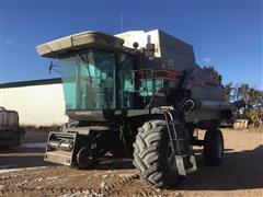 1993 AGCO Gleaner R-62 Natural Flow Combine 