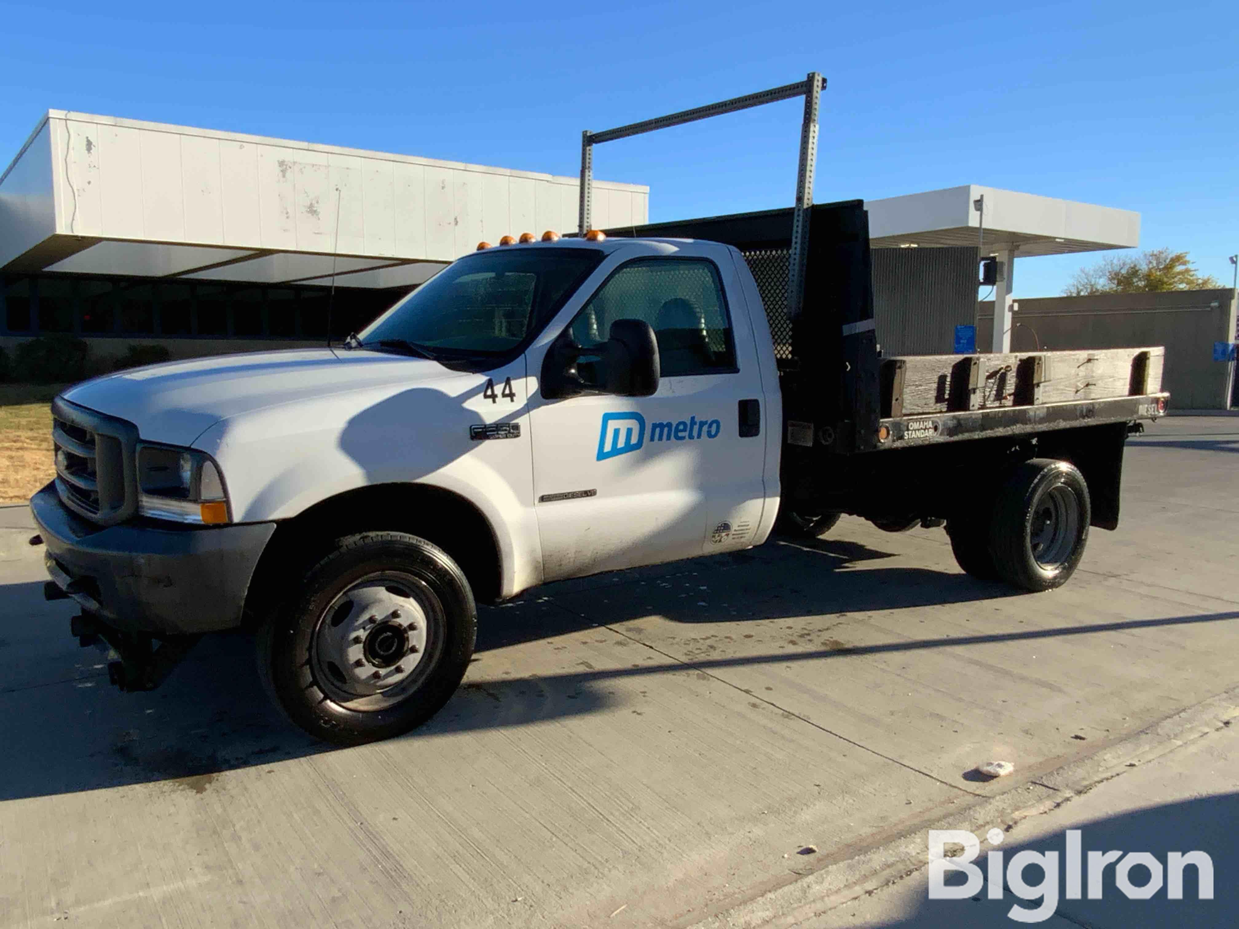 2002 Ford F550 XL Super Duty S/A Flatbed Truck 