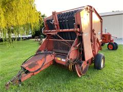 Massey Ferguson 1560 Round Baler 