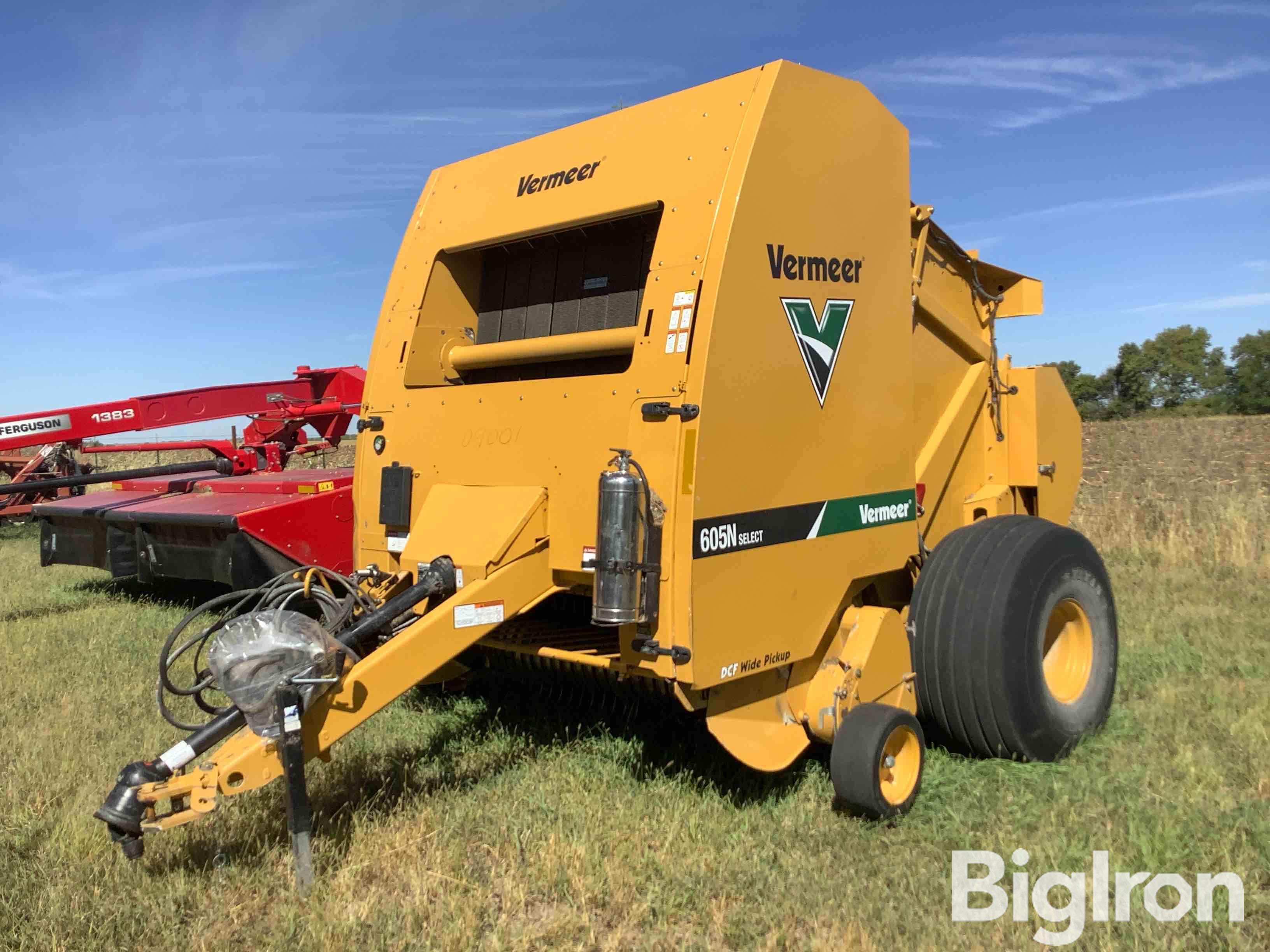 2019 Vermeer 605N Select Round Baler 