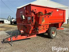 2009 KUHN Knight Auggie 3142 Reel Mixer Wagon 