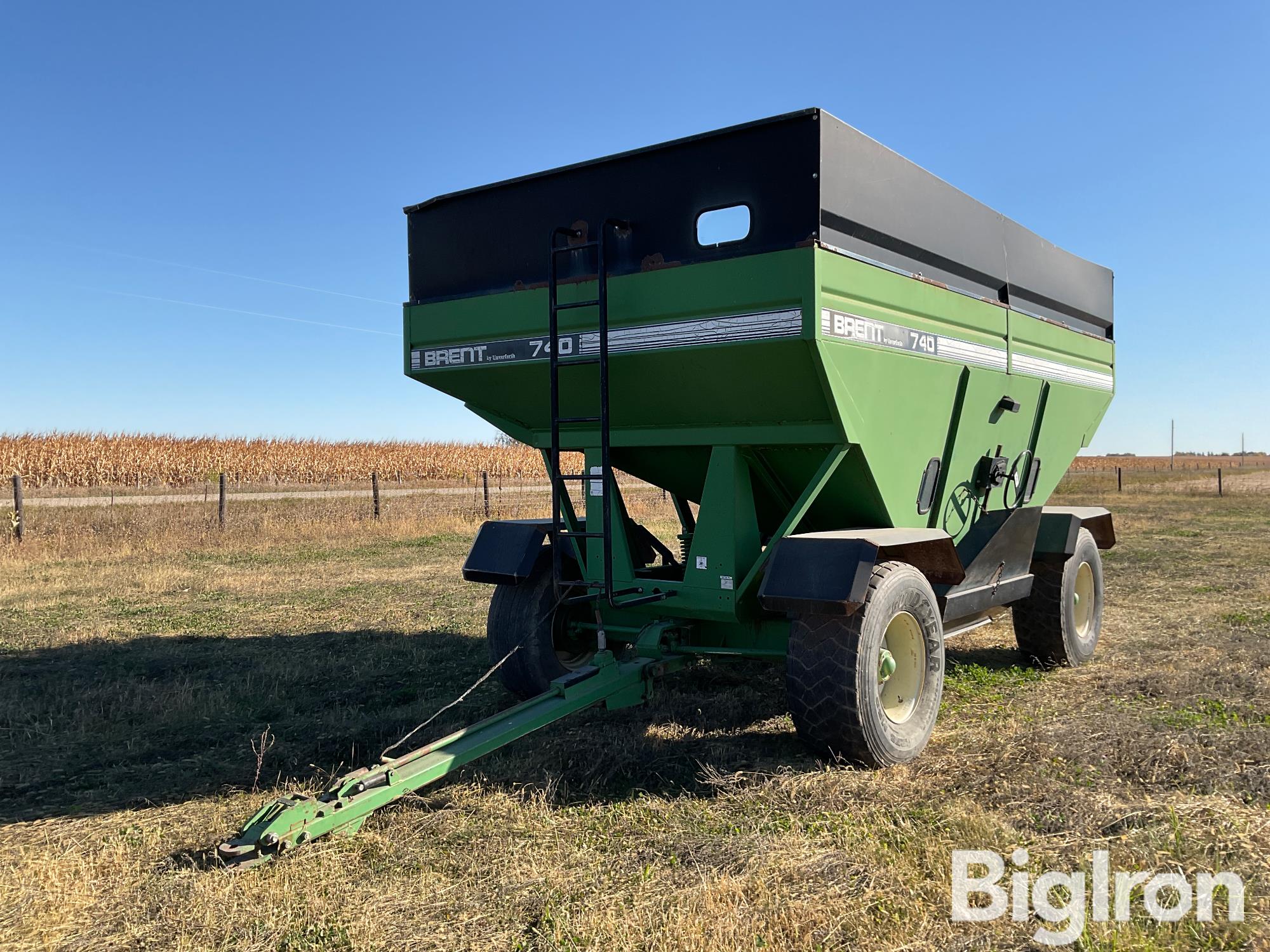 Brent 740 Gravity Wagon 