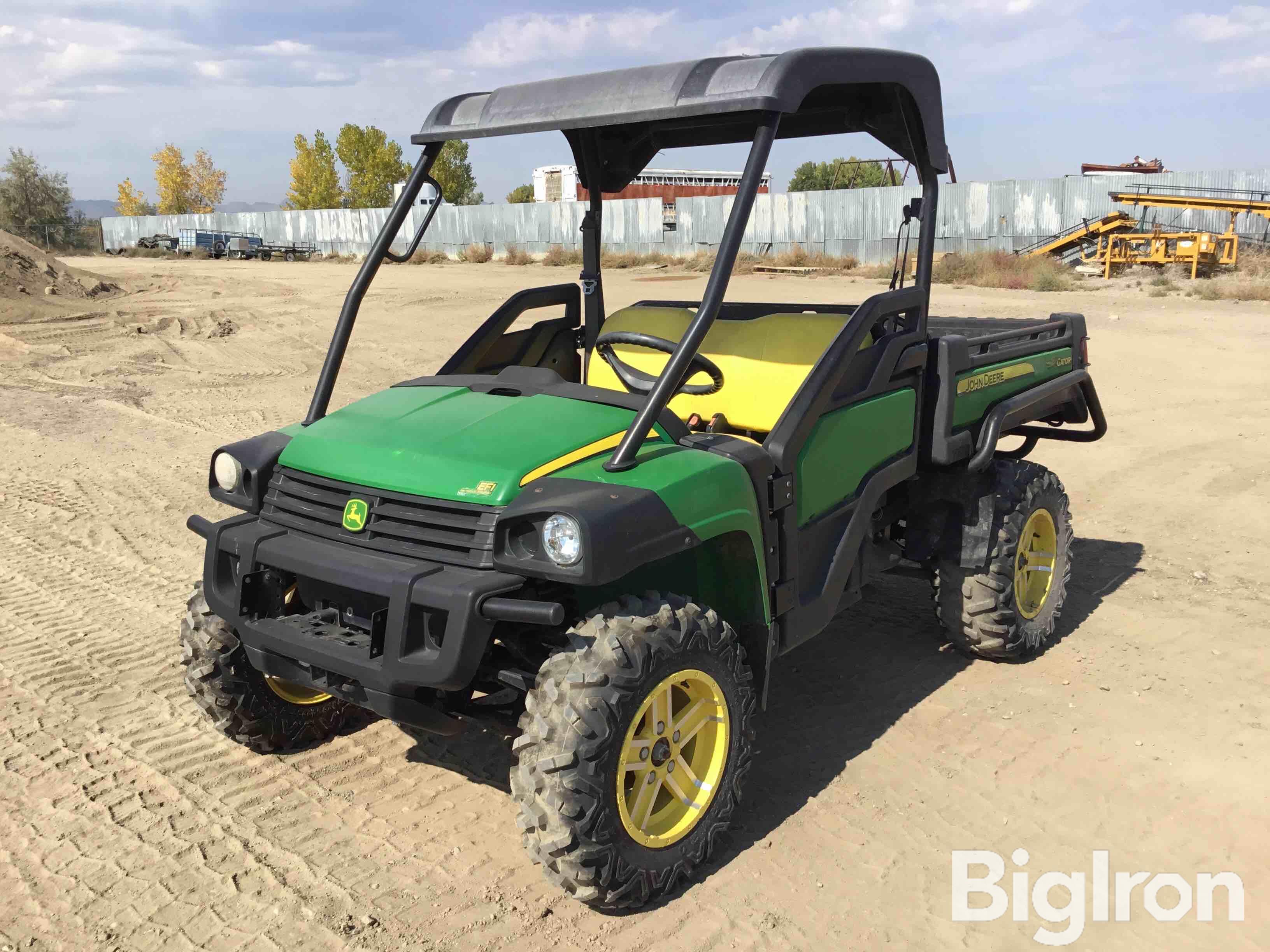 2015 John Deere XUV 825i Gator 4x4 UTV 