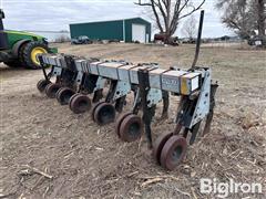 Hiniker 6R30” Row Crop Cultivator 