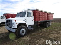 1986 International S1900 Grain Truck W/Air Tag Axle 