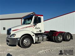 2004 Freightliner Columbia T/A Truck Tractor 