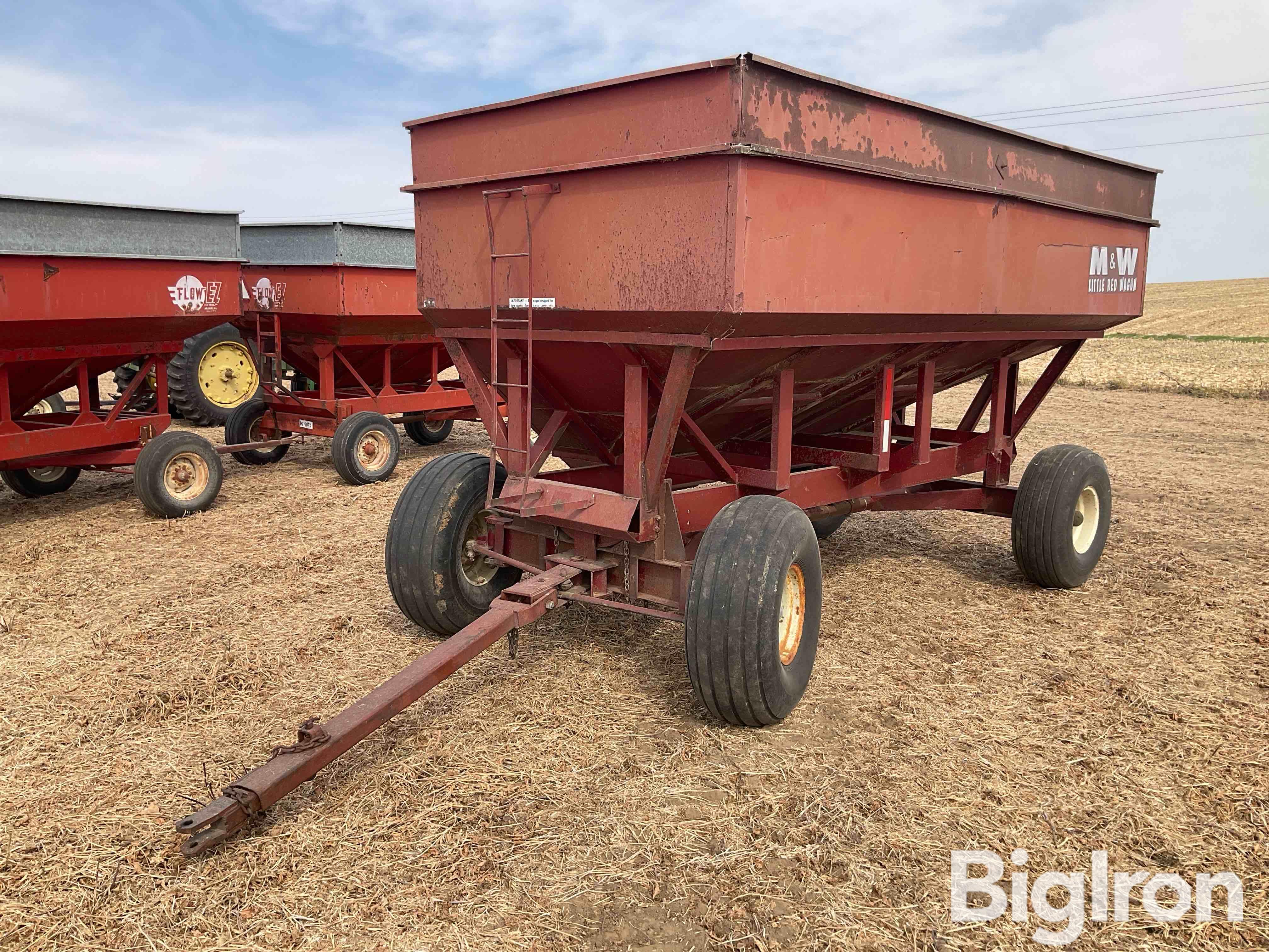 M&W 2 Bin/ 2 Door Gravity Wagon 