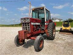 1976 International 986 2WD Tractor 