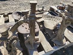 items/2af3b8f1cbdeed11a81c6045bd4cc723/antiquefarmequipment-5_6227f7a789ca4f438c73118b5eda6bff.jpg