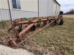 International 720 6-Row Plow 