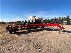 2015 White Challenger 9800 16R30 Planter 