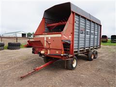 Gehl BU970 Front Unload Forage Wagon 