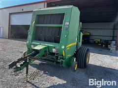 John Deere 568 Baler 