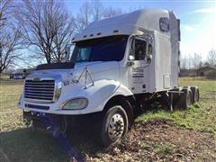 2005 Freightliner Columbia 120 T/A Sleeper Cab & Chassis 
