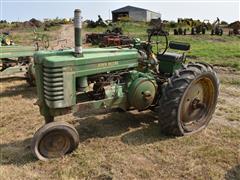 John Deere G 2WD Tractor 