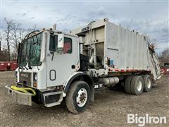 1995 Mack MR688S T/A Garbage Truck 