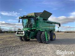 2013 John Deere S670 2WD Combine 