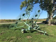 John Deere 702 Hay Rake 