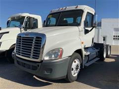 2013 Freightliner Cascadia 125 T/A Day Cab Truck Tractor 