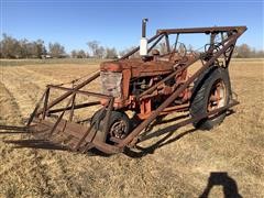 1952 International Super M Tractor 