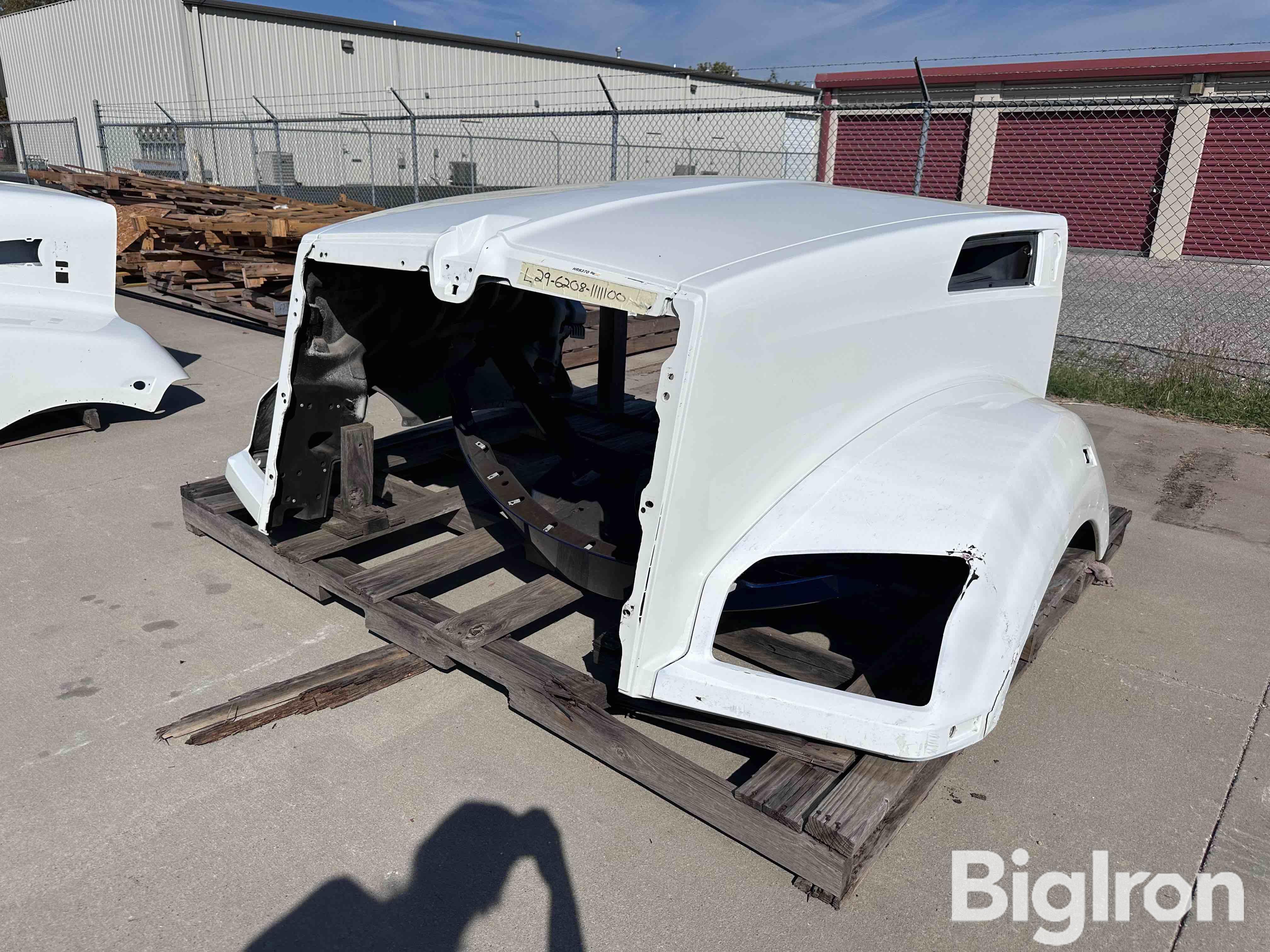 2016 Kenworth T880 Truck Tractor Hood 