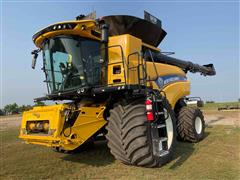 2021 New Holland CR8.90 2WD Combine 