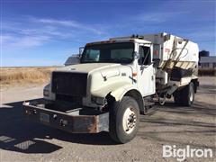 1999 International 4900 Feed Truck 