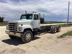 1987 International F2574 S-Series T/A Cab & Chassis 